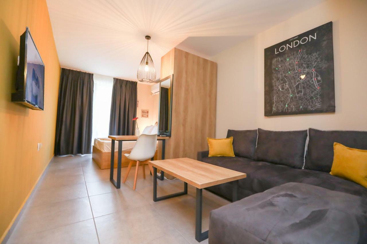 סנדנסקי Artemis Apartments מראה חיצוני תמונה