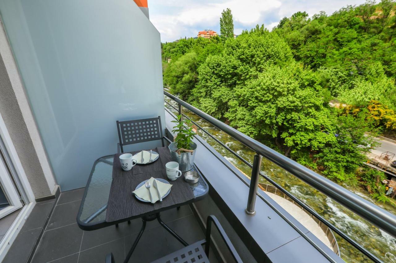 סנדנסקי Artemis Apartments מראה חיצוני תמונה
